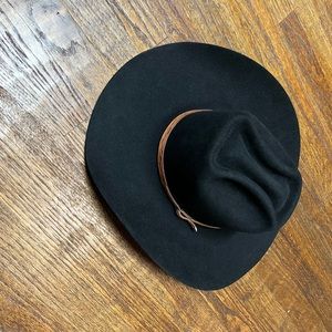 30x Proper Cowboy Hat and Belt